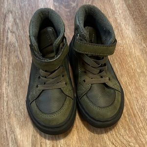 Size 7 Children’s Place High-tops